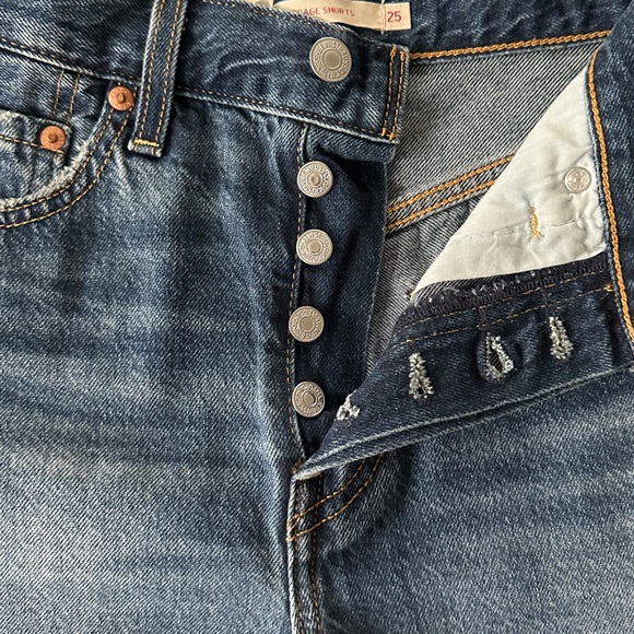 Levi's Ribcage Short Size 25 NWT - Picture 7 of 13